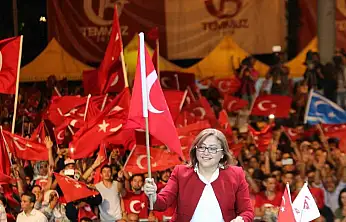 Şahin: 'Cumhuriyet, birliğimizin ve kararlılığımızın ebedi simgesidir'