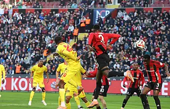 Trendyol Süper Lig: Gaziantep FK: 0 - Göztepe: 0 (İlk yarı)