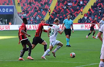 Trendyol Süper Lig: Gaziantep FK: 1 - Konyaspor: 0 (İlk yarı)