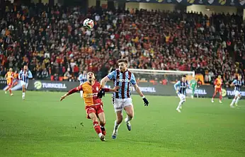 Turkcell Süper Kupa: Galatasaray: 2 - Trabzonspor: 0 (İlk yarı)