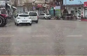 Yavuzeli ilçesinde yağış etkili oldu