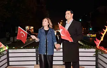 Yılmaz'dan 102 araçla Cumhuriyet Korteji'ne davet