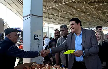 Yılmaz, pazarda vatandaş ve esnafla buluştu