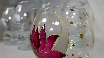 800 derece ateşle buluşan cam sanat eserine dönüşüyor