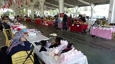 Bu çarşıda sadece kadınların el emekleri satılıyor