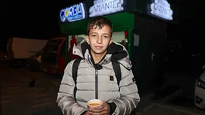 Gaziantep Büyükşehir, 39 noktada sabahı sıcak çorba ile karşılıyor