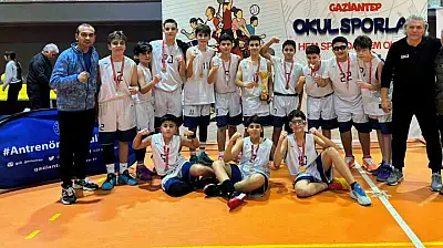 Gaziantep Kolej Vakfı Özel Okulları Basketbolda namağlup unvanla şampiyonu