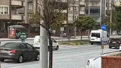 Gaziantep'te dolu etkili oldu: Cadde ve sokaklar beyaza büründü