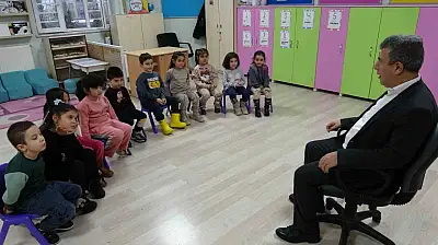 Hayatını görme engelli eşine adadı