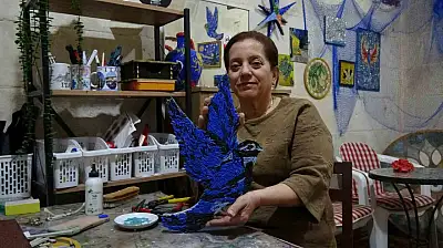 Hobi olarak başladığı mozaik sanatında dünyaya açılmak istiyor