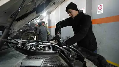 Kar yağışı sonrası kışlık araç bakım yoğunluğu arttı