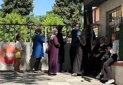 Gaziantep'te YKS'ye geç kalan öğrenci içeri alınmadı