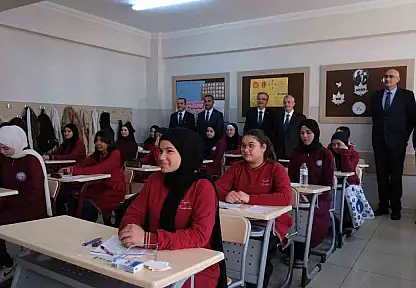 Şahinbey'de umre ödüllü kitap okuma yarışmasının 8'incisi düzenlendi