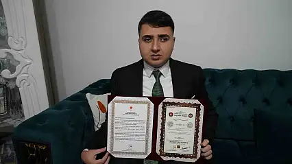 Kur'an-ı Kerim aşkı, görmeyen gözü oldu 1 yılda hafız oldu