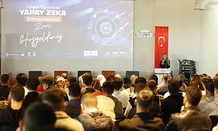 'Yükseköğretimde Yapay Zeka Entegrasyonu Zirvesi' yoğun katılımla gerçekleştirildi