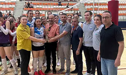 2. Betül Çoban Voleybol Turnuvasında Şampiyon Merinos Spor oldu