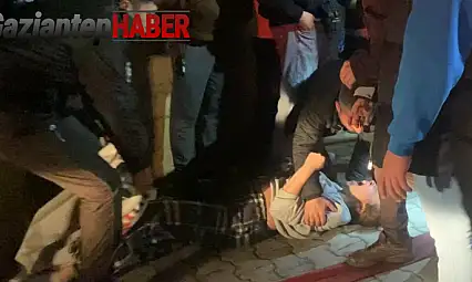 Ailesinin yaşadığı daireyi benzin döküp ateşe verdi: Sokak ortasında sinir krizi geçirdi