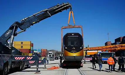 GAZİRAY'da milli gurur: İlk yerli tren seti raylarda