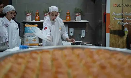 Sunar Un, ürünlerini Gaziantep'te baklava ustaları ile buluşturdu
