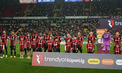 Trendyol Süper Lig: Gaziantep FK: 0 - Fenerbahçe: 2 (Maç devam ediyor)