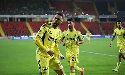 Trendyol Süper Lig: Gaziantep FK: 0 - Fenerbahçe: 2 (İlk yarı)