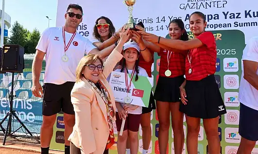 Uluslararası Tenis 14 Yaş Avrupa Yaz Kupası'nın finali Gaziantep'te gerçekleşti