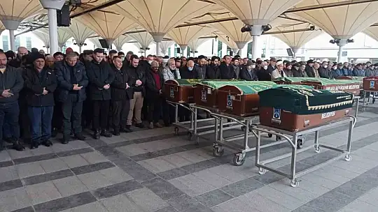 'Elvan Dalton' ismiyle tanınan ünlü şarkıcı Elvan Yılmaz son yolcuğuna uğurlandı