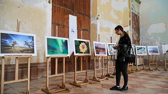 'Fotoğrafla Tek Yürek' uluslararası fotoğraf sergisi açıldı