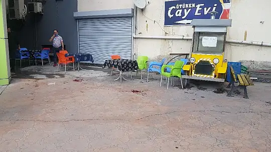 'Neden bana bunu yaptın' dedi, ekmek bıçağı ile saldırarak yaraladı