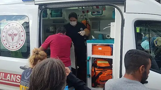 'Neden bana bunu yaptın' dedi, ekmek bıçağı ile saldırarak yaraladı