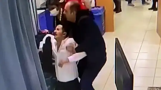 'Serum geç geldi' iddiasıyla hastanede terör estirdiler: 7 yaralı, 4 gözaltı
