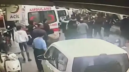'Serum geç geldi' iddiasıyla hastanede terör estirdiler: 7 yaralı, 4 gözaltı