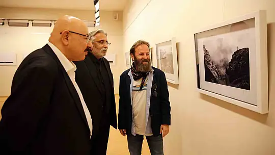 'Siyahtan Beyaza Yalnızlıklar' fotoğraf sergisi