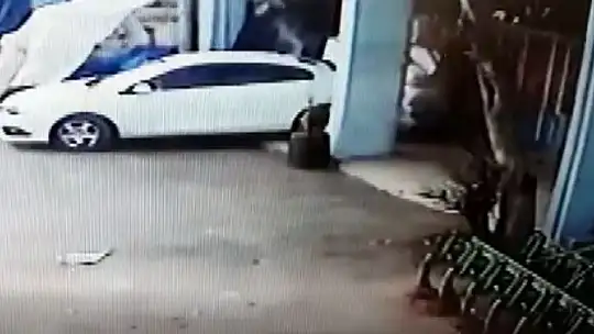 10 bin liralık Antep fıstığını 45 saniyede çaldı