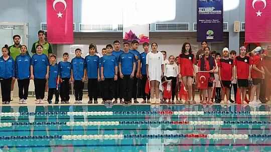 12. Geleneksel Cumhuriyet Kupası yüzme yarışmaları başladı