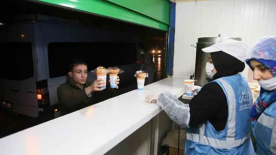 15 bin kişi güne Büyükşehir'in sıcak çorbası ile başlıyor