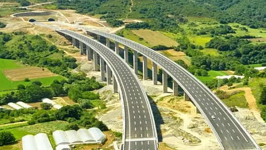 16 yılda taşıt sayısı 2 buçuk kat artmasına rağmen kazalarda can kaybı azaldı