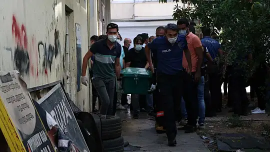 2 çocuk annesi kadın yangında can verdi