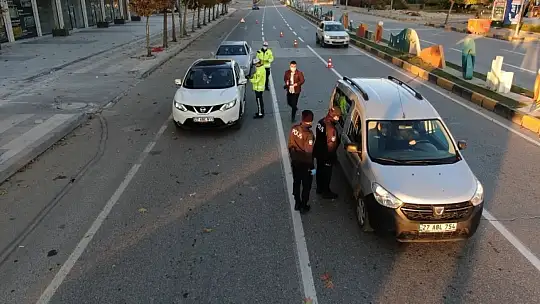 2 günlük kısıtlamada 6 bini aşkın araç kontrol edildi