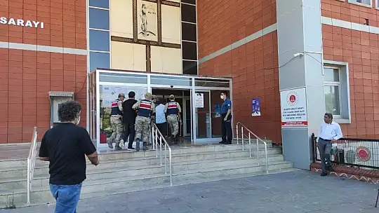 225 adet tarihi eseri satmaya çalışırken yakalandılar