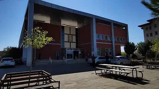 225 adet tarihi eseri satmaya çalışırken yakalandılar
