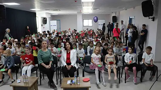 23 Nisan coşkusu 'güven dolu gelecek' temasıyla yaşandı