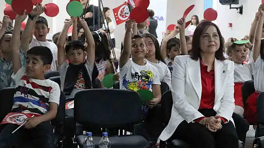 23 Nisan coşkusu 'güven dolu gelecek' temasıyla yaşandı