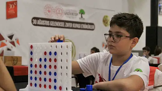 3 Farklı branşta yüzlerce sporcu yarıştı