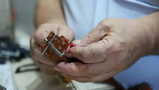 3 metrekarelik dükkanından dünyaya açılıyor