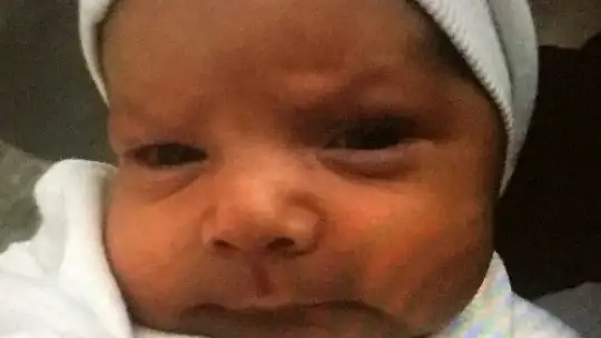 30 günlük bebek karyoladan düşerek öldü