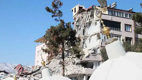 30 yıllık 14 bina 835 kişiye mezar oldu
