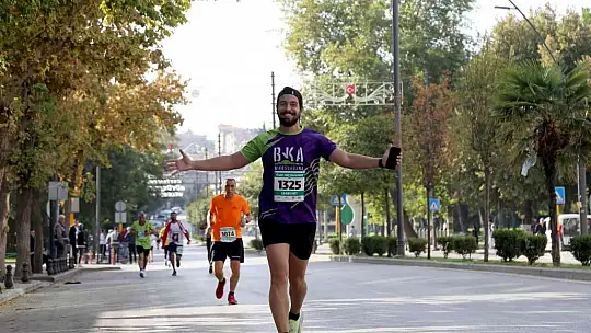 4. Gazi Yarı Maratonu'nda renkli görüntüler