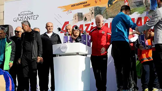 4. Gazi Yarı Maratonu'nda renkli görüntüler