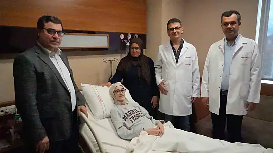 4 yıldır yemek yiyemeyen 15 yaşındaki kız sağlığına kavuştu